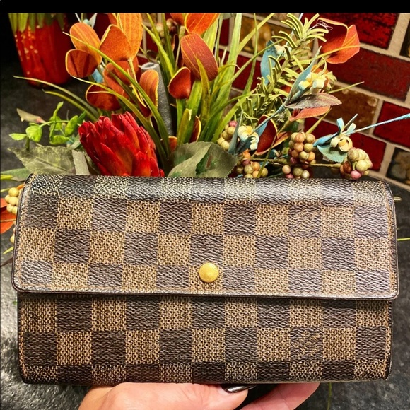 Authentic Louis Vuitton wallet. Ebene damier - Picture 1 of 8